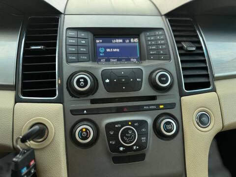 2017 Ford Taurus SEL