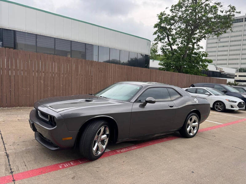 2014 Dodge Challenger SXT Plus