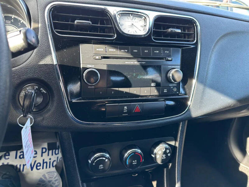 2014 Chrysler 200 LX