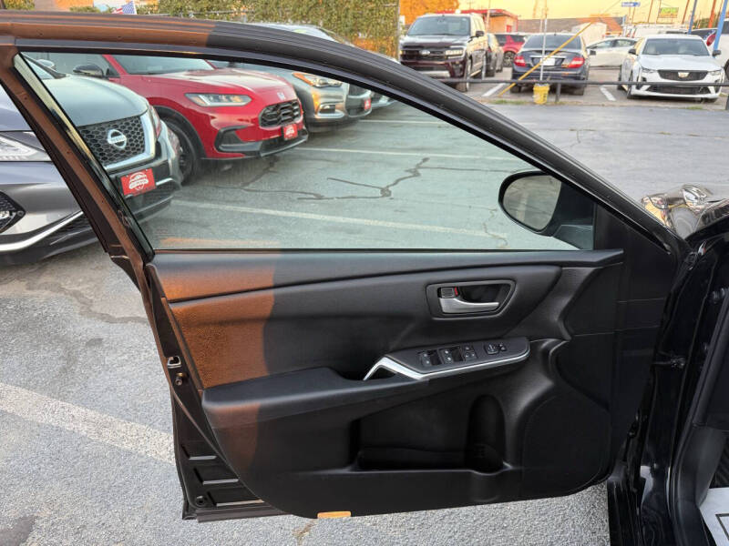 2016 Toyota Camry SE