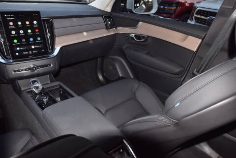 2025 Volvo XC90 B6 Plus Bright Theme 7P