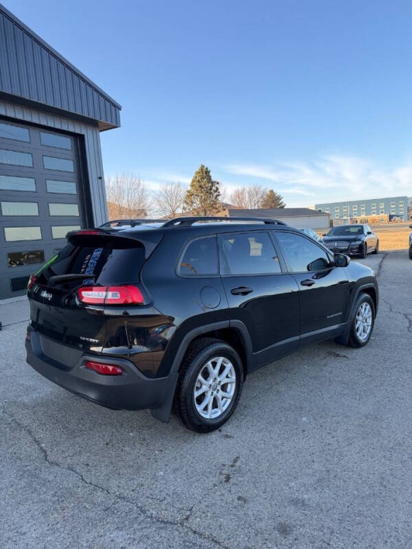 2017 Jeep Cherokee Sport