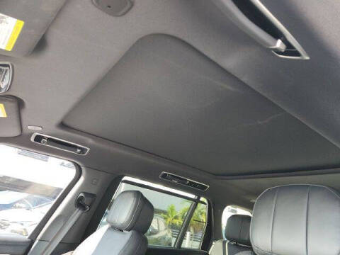 2023 Land Rover Range Rover P530 SE LWB