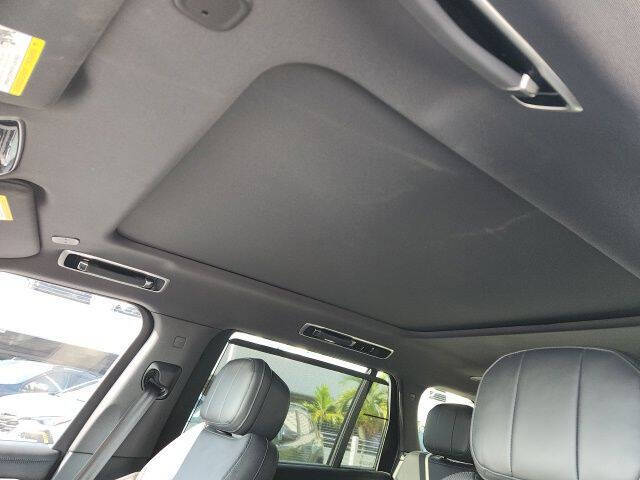 2023 Land Rover Range Rover P530 SE LWB