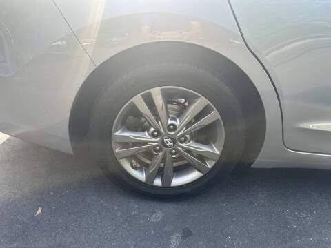 2017 Hyundai Elantra SE