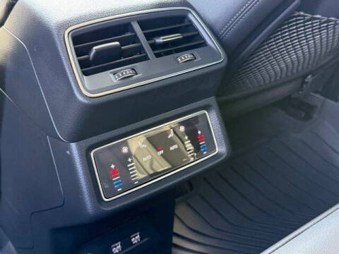2019 Audi e-tron quattro Premium Plus