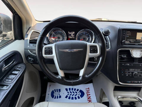 2014 Chrysler Town and Country Touring-L