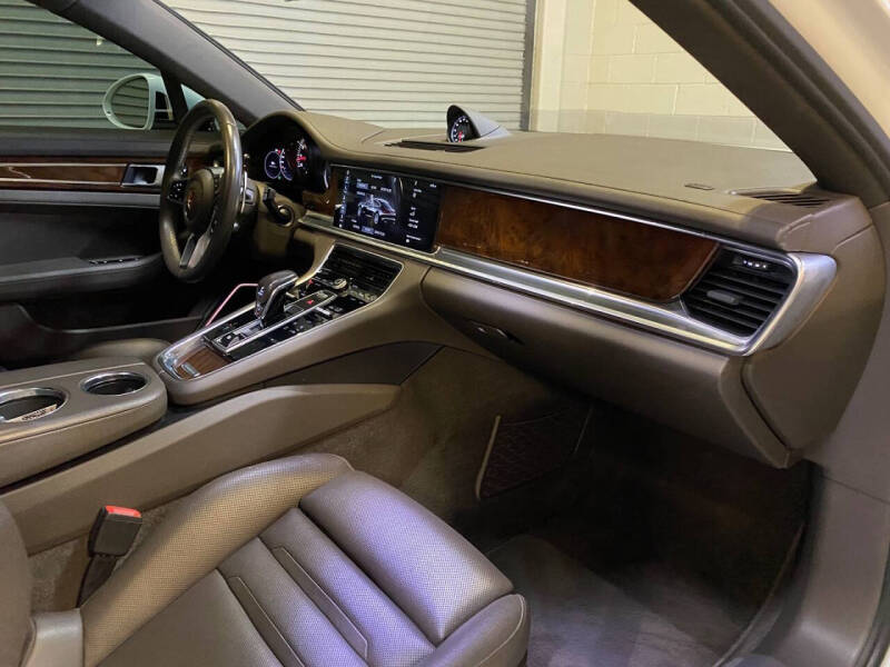 2017 Porsche Panamera 4S