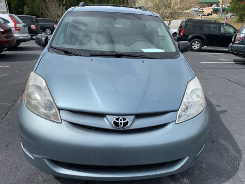 2008 Toyota Sienna for sale at DDN & G Auto Sales in Newnan GA