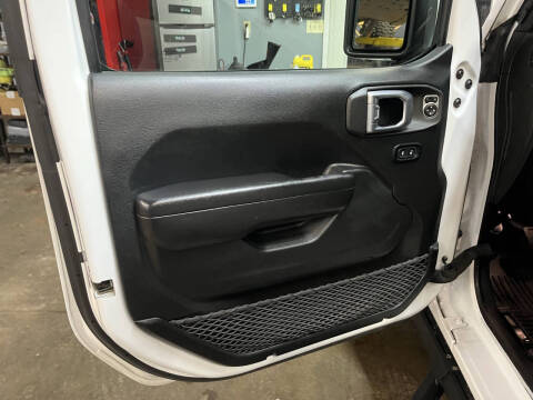 2022 Jeep Gladiator Sport S