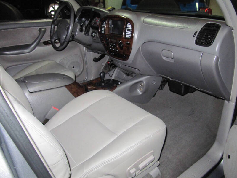 2002 Toyota Sequoia SR5