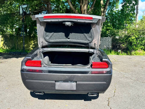 2013 Dodge Challenger SXT