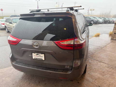 2018 Toyota Sienna XLE Premium 7-Passenger