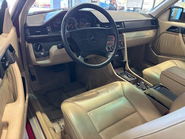 1995 Mercedes-Benz E-Class 10