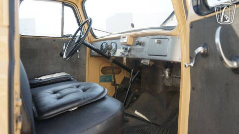 1951 International L 110