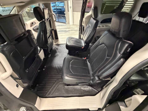 2018 Chrysler Pacifica Touring L Plus