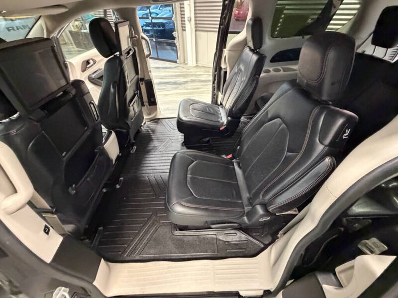 2018 Chrysler Pacifica Touring L Plus