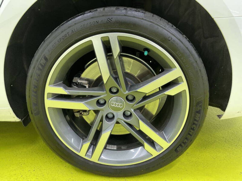 2017 Audi A4 2.0T quattro Premium Plus