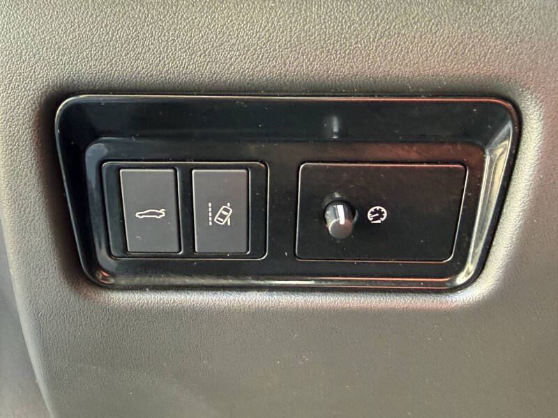 2016 Jaguar XF R-Sport