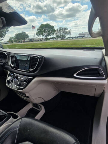 2021 Chrysler Pacifica Touring L