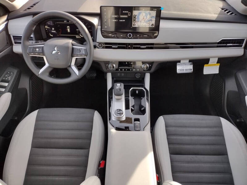 2026 Mitsubishi Outlander SE