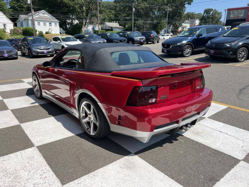 2004 Ford Mustang GT Deluxe