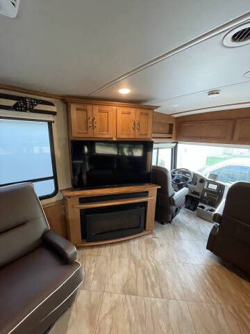 2017 Winnebago Forza 36G