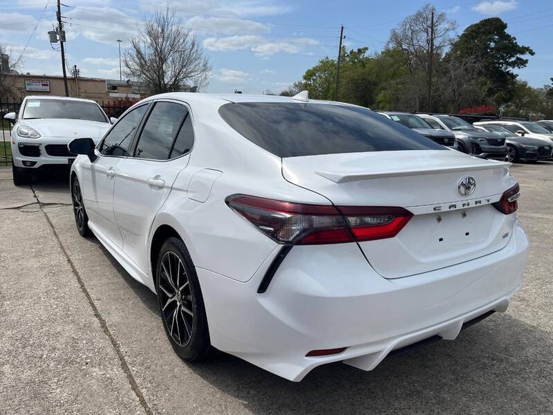 2021 Toyota Camry SE