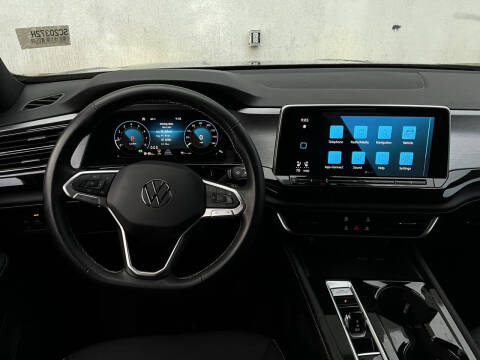 2025 Volkswagen Atlas Cross Sport SE 4Motion