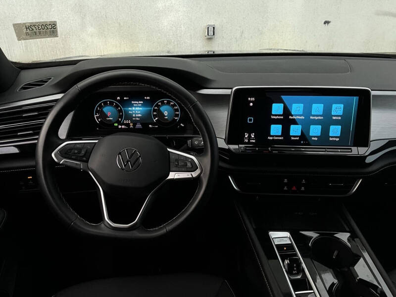 2025 Volkswagen Atlas Cross Sport SE 4Motion