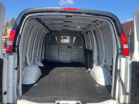 2024 Chevrolet Express 2500