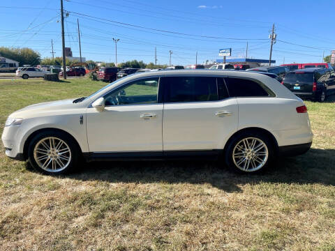 2013 Lincoln MKT for sale at Iowa Auto Sales, Inc in Sioux City IA