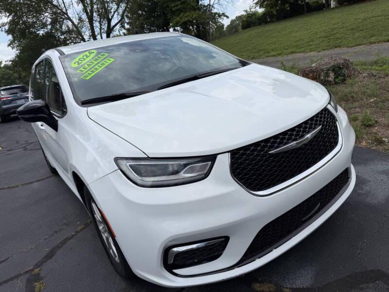2024 Chrysler Pacifica Touring L