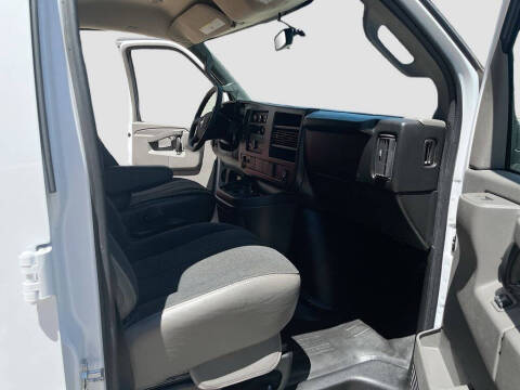 2025 GMC Savana 2500