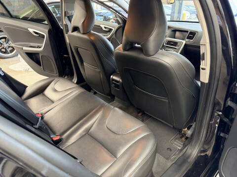 2016 Volvo V60 Cross Country T5