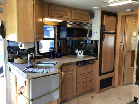 2005 National RV Dolphin 6320LX / 34ft