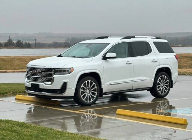 2023 GMC Acadia Denali