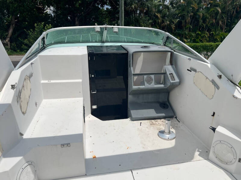 1990 Regal Commodore 265 Cabin Cruiser