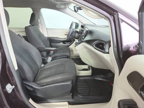 2017 Chrysler Pacifica LX