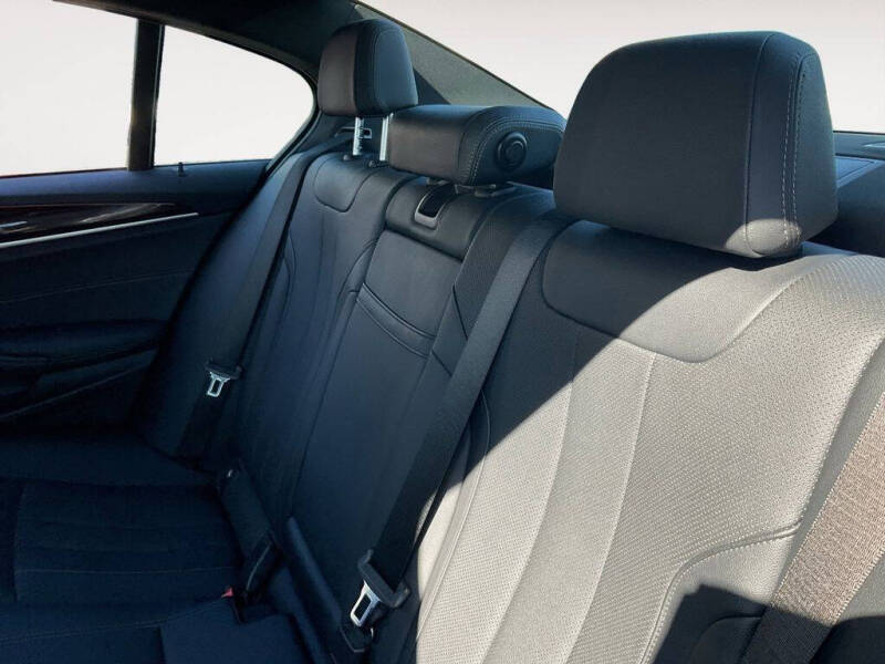 2022 BMW 5 Series 530e