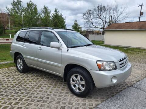 2004 Toyota Highlander for sale at CROSSROADS AUTO SALES in West Chester PA
