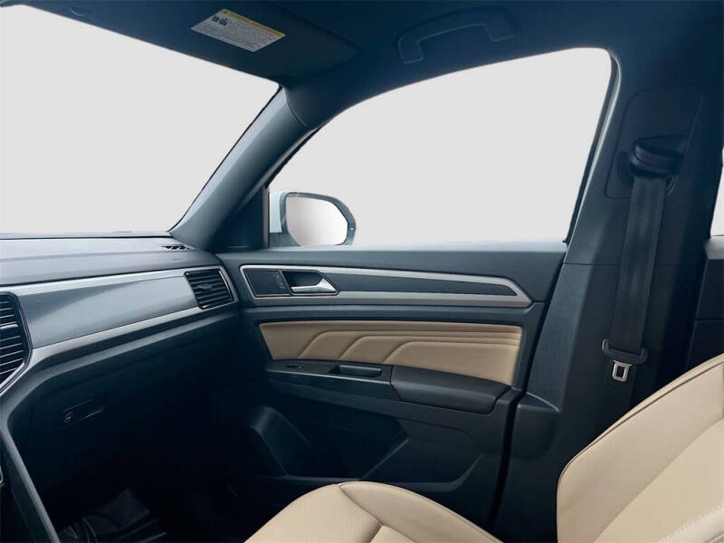 2020 Volkswagen Atlas Cross Sport V6 SEL 4Motion