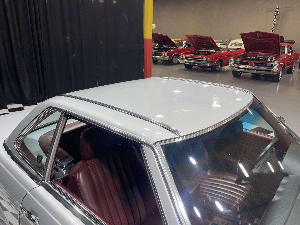 1988 Mercedes-Benz 560-Class 84