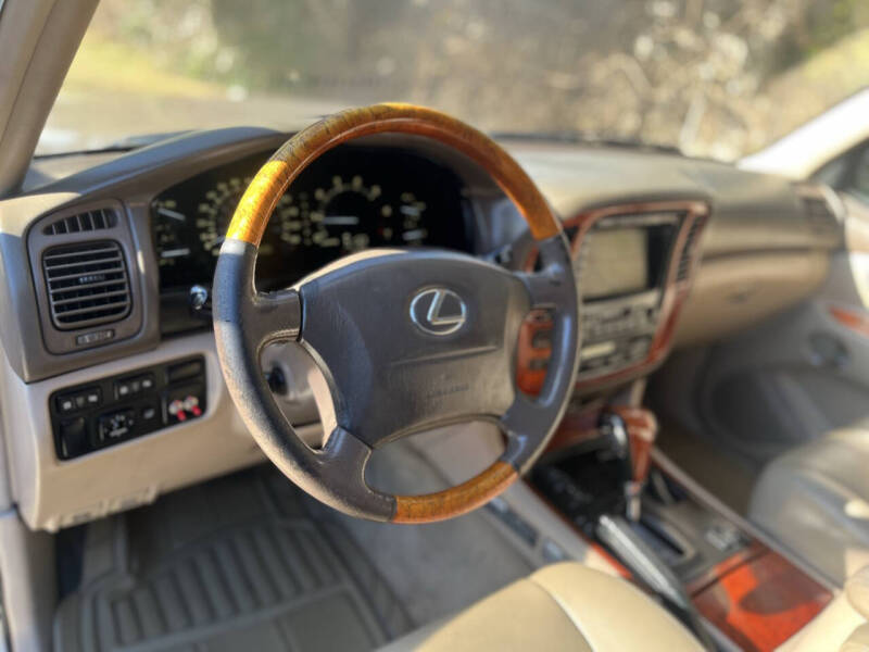 2001 Lexus LX 470