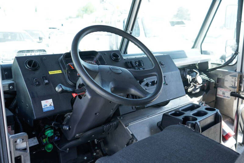 2020 Freightliner MT45 Chassis