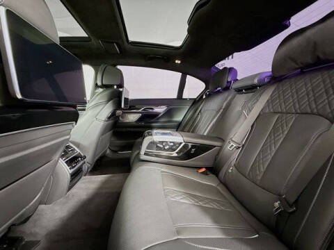 2022 BMW 7 Series ALPINA B7 xDrive