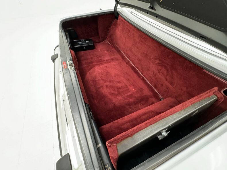 1987 Mercedes-Benz 560-Class 560 SL