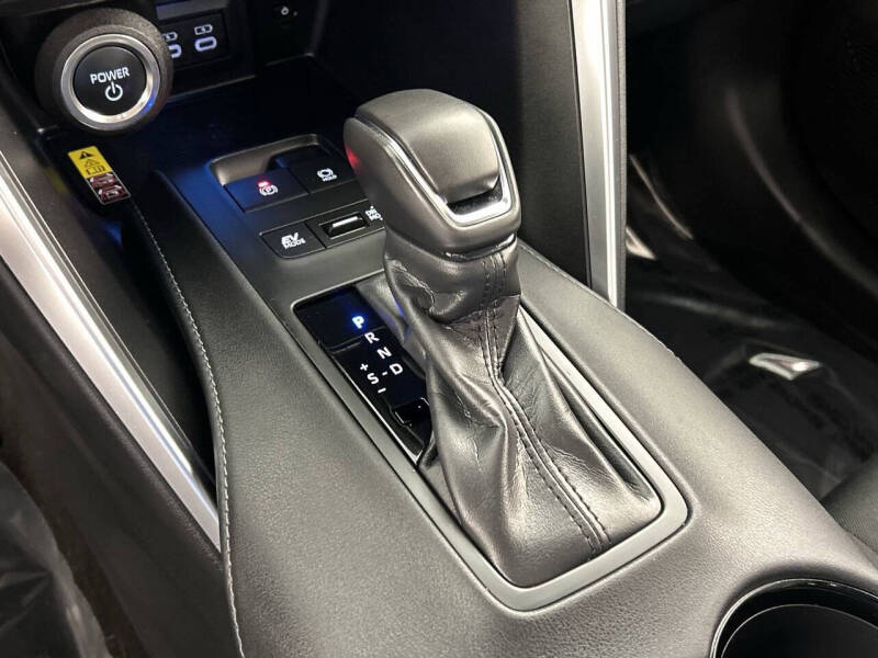 2024 Toyota Venza LE