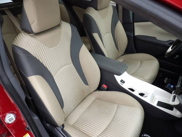 2016 Toyota Prius Three