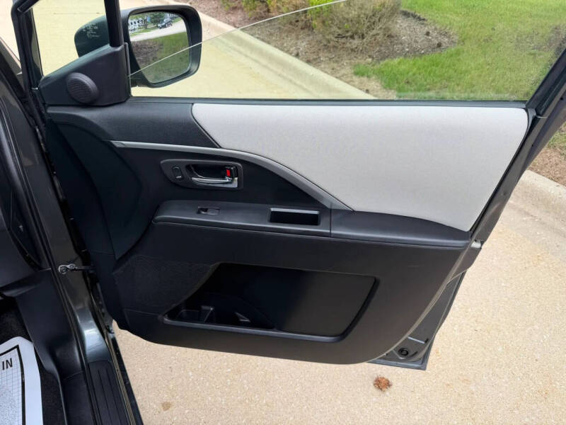 2012 Mazda MAZDA5 Sport
